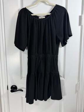 Chelsea & Violet Black Knit Short Sleeve Tiered Mini Dress